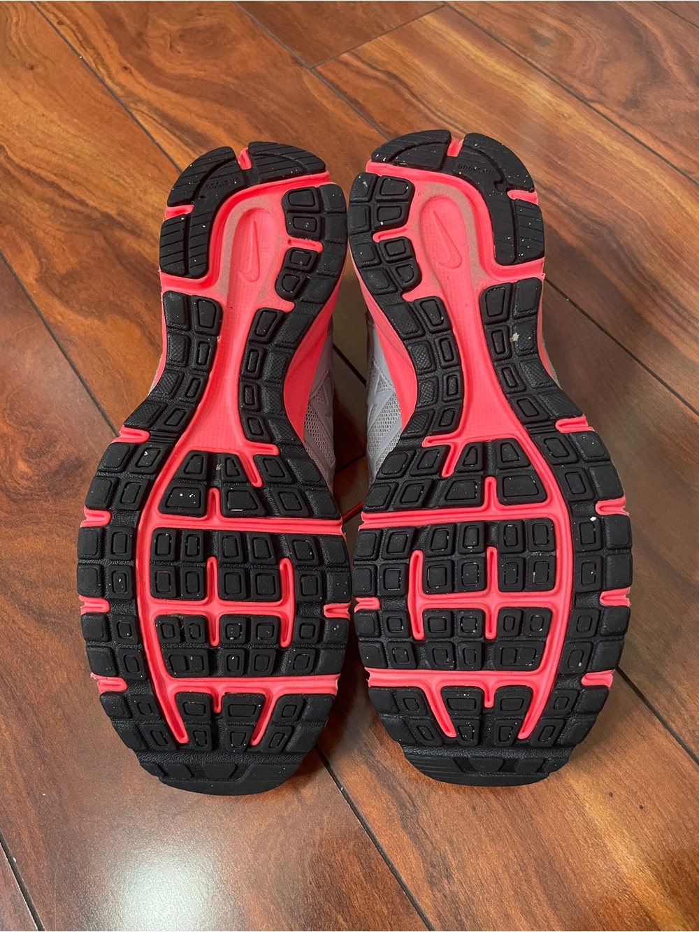 Nike Air Relentless 2 Running Shoe - Picture 8 of 8